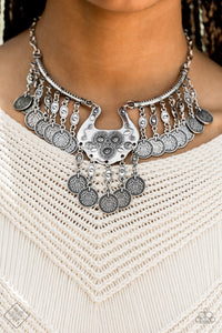 Treasure Temptress - Silver Paparazzi Necklace Set